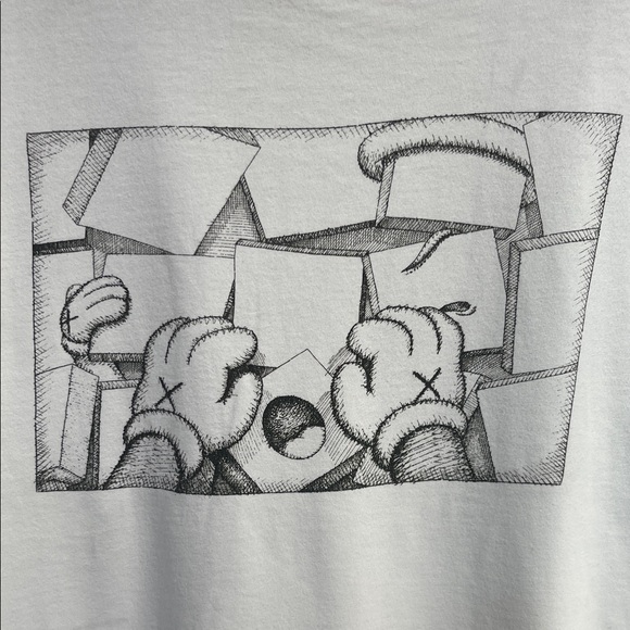 KAWS x Uniqlo White Graphic Pocket Tee - Picture 4 of 6